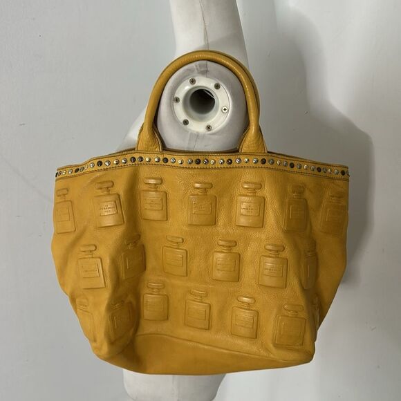 IOpelle Italy Leather Perfume Bottle Embossed Tote Bag - Picture 4 of 7